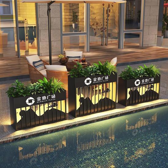 Outdoor solar LED wrought iron flower box combination, stainless steel Planter box outdoor partition, suitable for cafes, rooftops and courtyards.